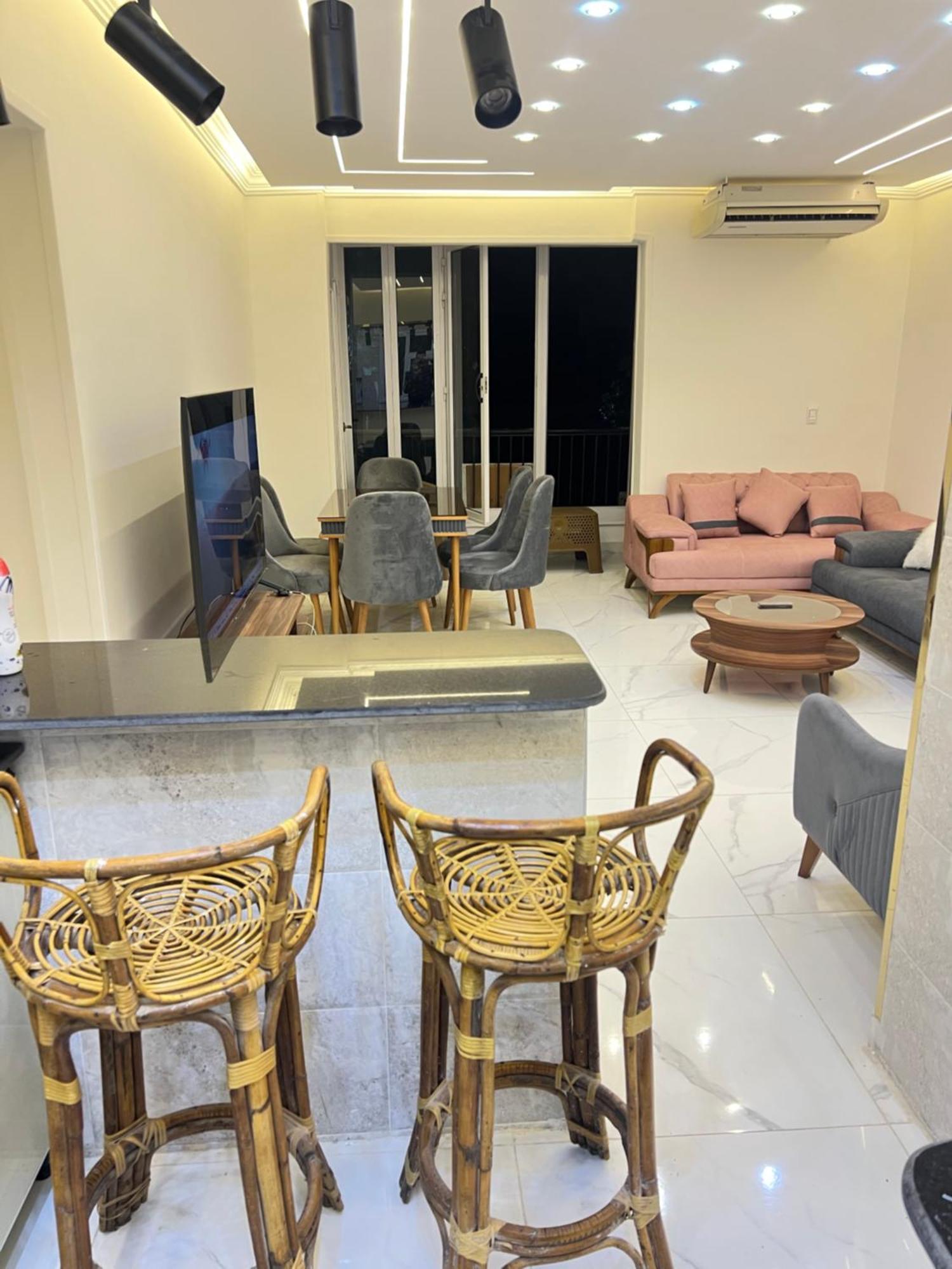 220 Degla Maadi *